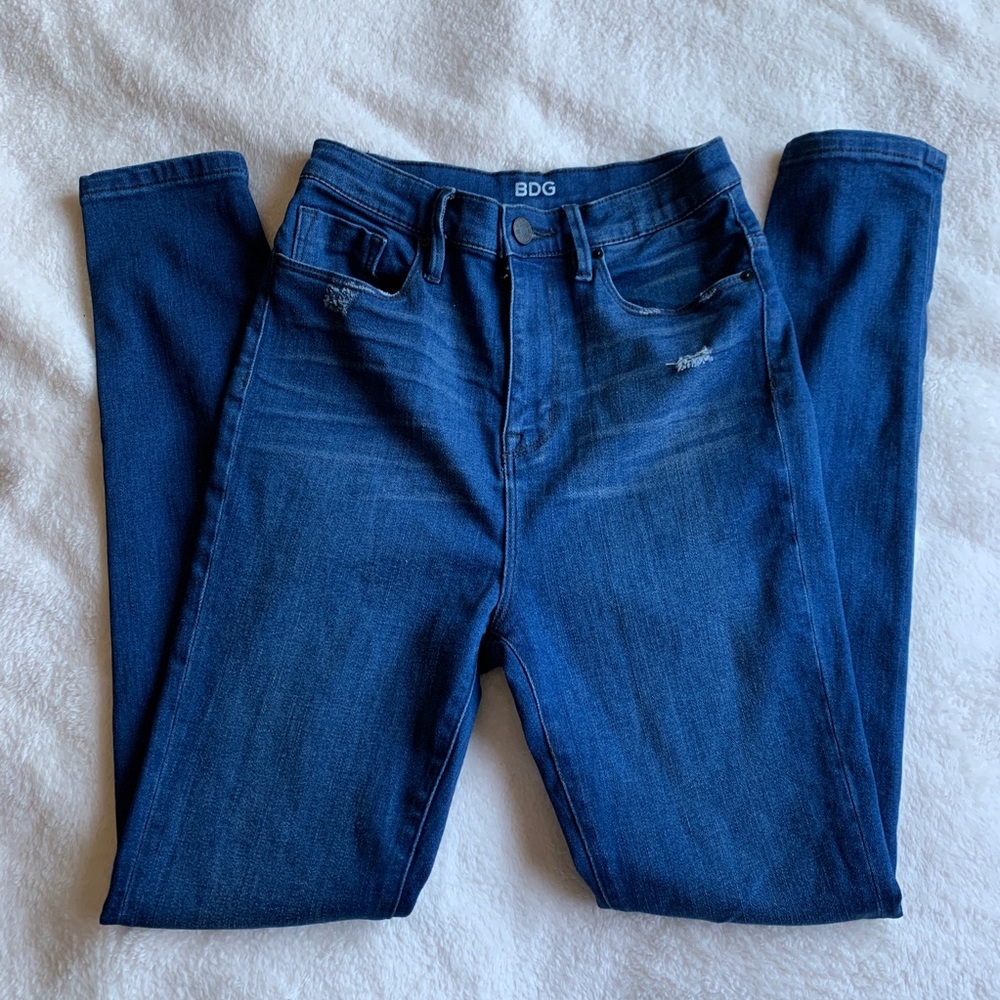BDG Super high rise medium washed jeans